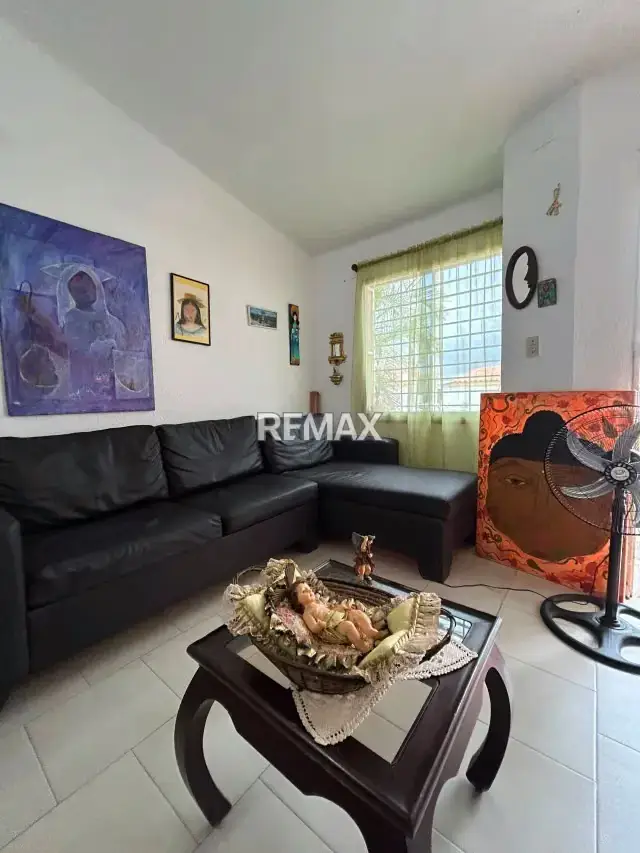 PROPIEDAD EN VENTA: URB. VILLAS DE YARA