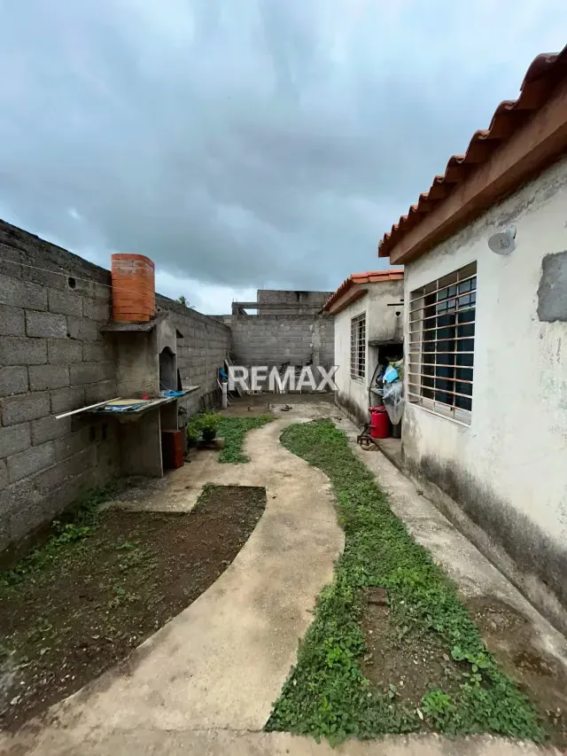 PROPIEDAD EN VENTA: URB. VILLAS DE YARA - 6