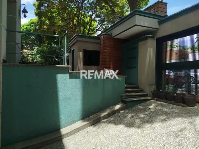En Venta Edificio y Casa en Parcela de 2.547m2 en La Floresta - 2