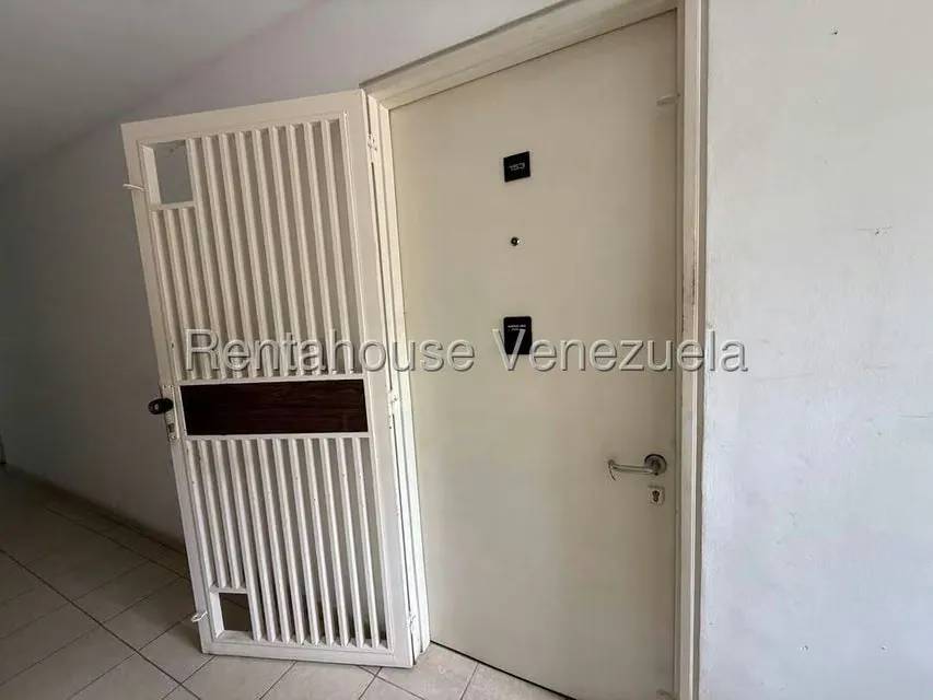Apartamento (1 Nivel) en Venta en El Cigarral, Distrito Metropolitano - 23