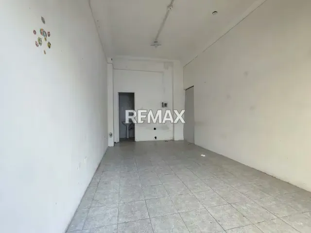 VENDE LOCAL COMERCIAL EN TUCACAS DE 40M2 EN PLENO CASCO CENTRAL - 13