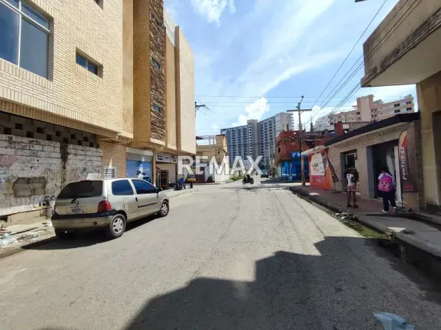 VENDE LOCAL COMERCIAL EN TUCACAS DE 40M2 EN PLENO CASCO CENTRAL - 18