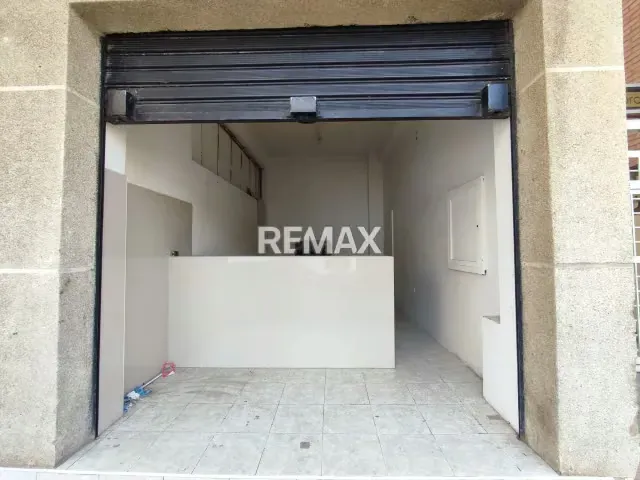 VENDE LOCAL COMERCIAL EN TUCACAS DE 40M2 EN PLENO CASCO CENTRAL - 3