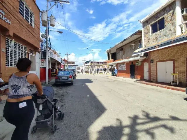 VENDE LOCAL COMERCIAL EN TUCACAS DE 40M2 EN PLENO CASCO CENTRAL - 9