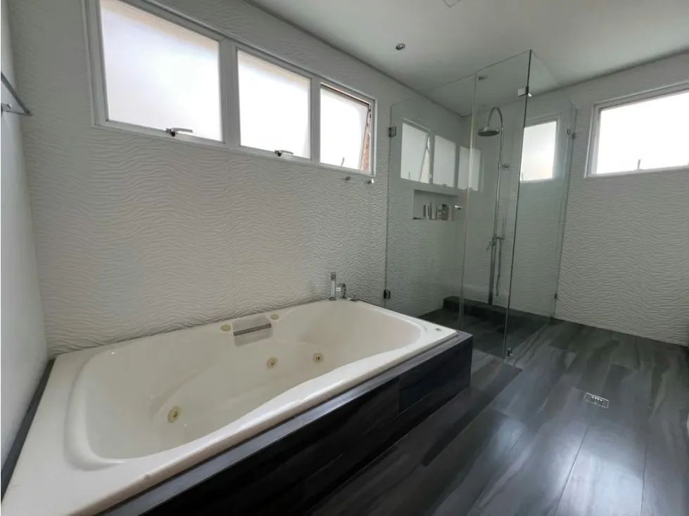Se vende PH duplex 625m2 7H+S/6B/6P Los Palos Grandes - 14