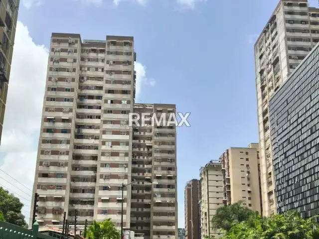 HERMOSO Y AMPLIO APARTAMENTO EN ALQUILER EN LOS RUICES