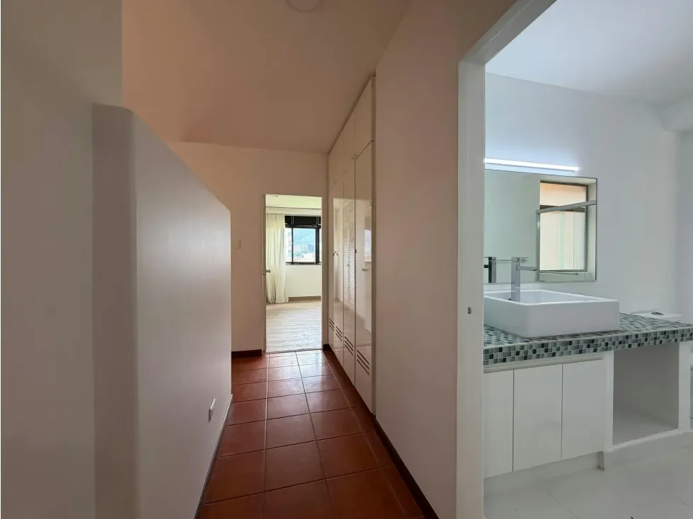 Se alquila Apto 165m² 3h+s/2b+s/2p Lomas de Chuao - 4