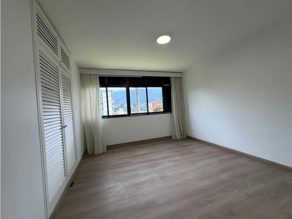 Se alquila Apto 165m² 3h+s/2b+s/2p Lomas de Chuao - 9