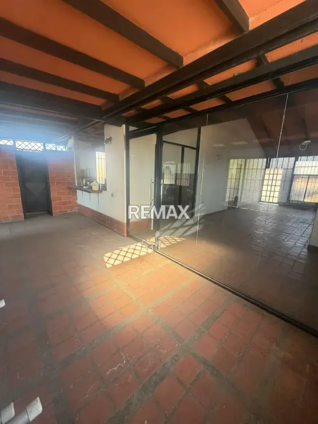 Edificio en alquiler con local, apartamento y estacionamiento en alquiler antigua farmacia - 11