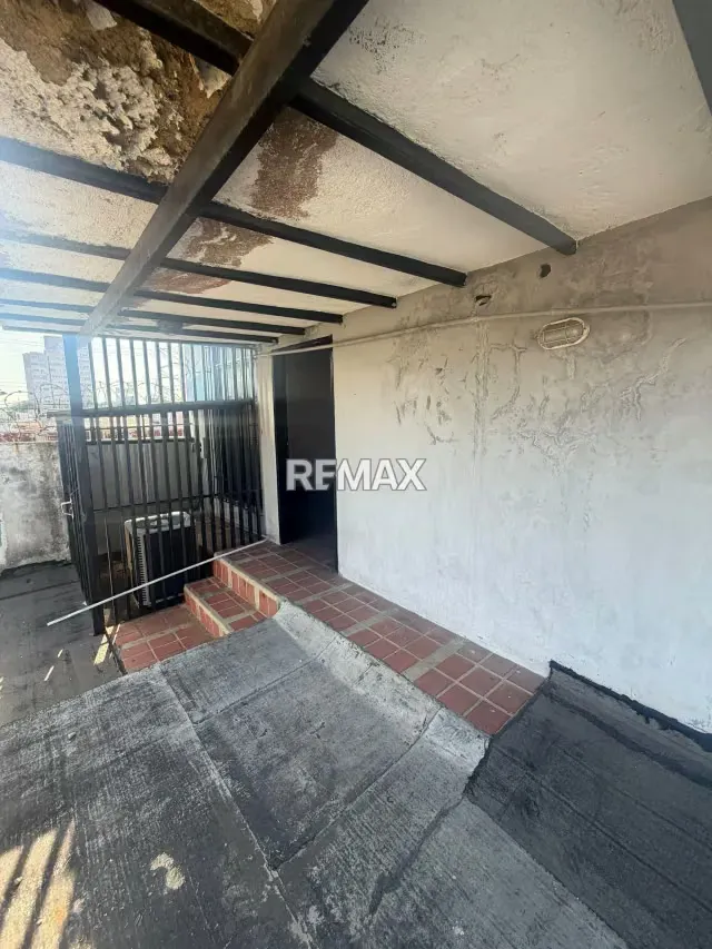 Edificio en alquiler con local, apartamento y estacionamiento en alquiler antigua farmacia - 6
