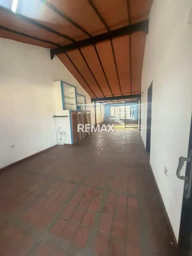 Edificio en alquiler con local, apartamento y estacionamiento en alquiler antigua farmacia - 8