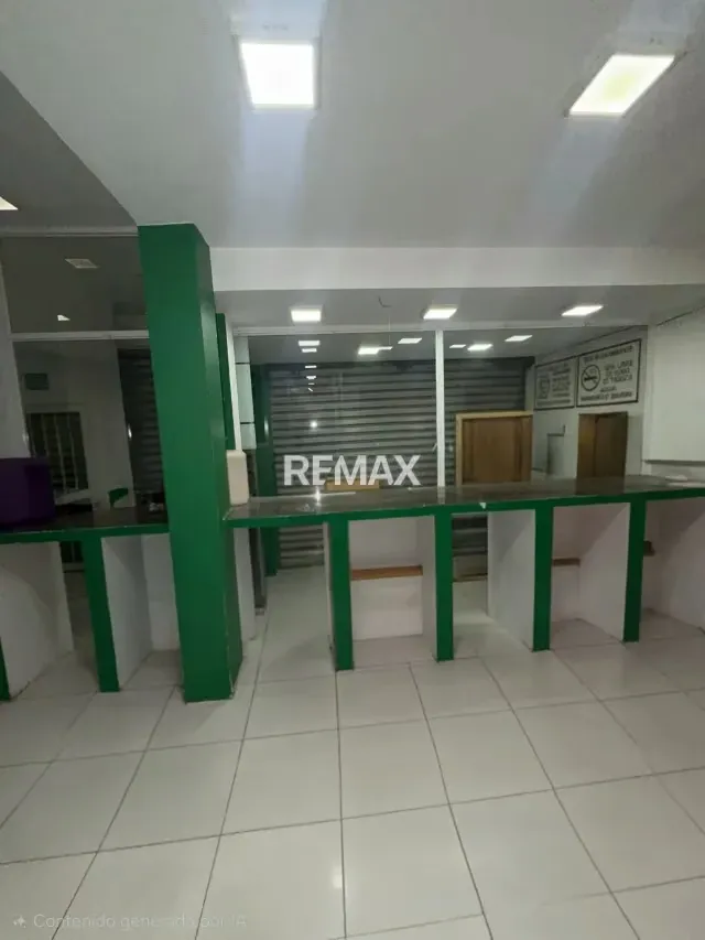 Edificio en alquiler con local, apartamento y estacionamiento en alquiler antigua farmacia - 9