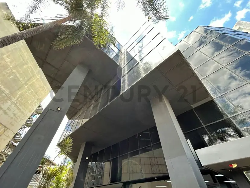 Oficina en Alquiler en la Av Principal de Los Ruices (Ave. Diego Cisneros)