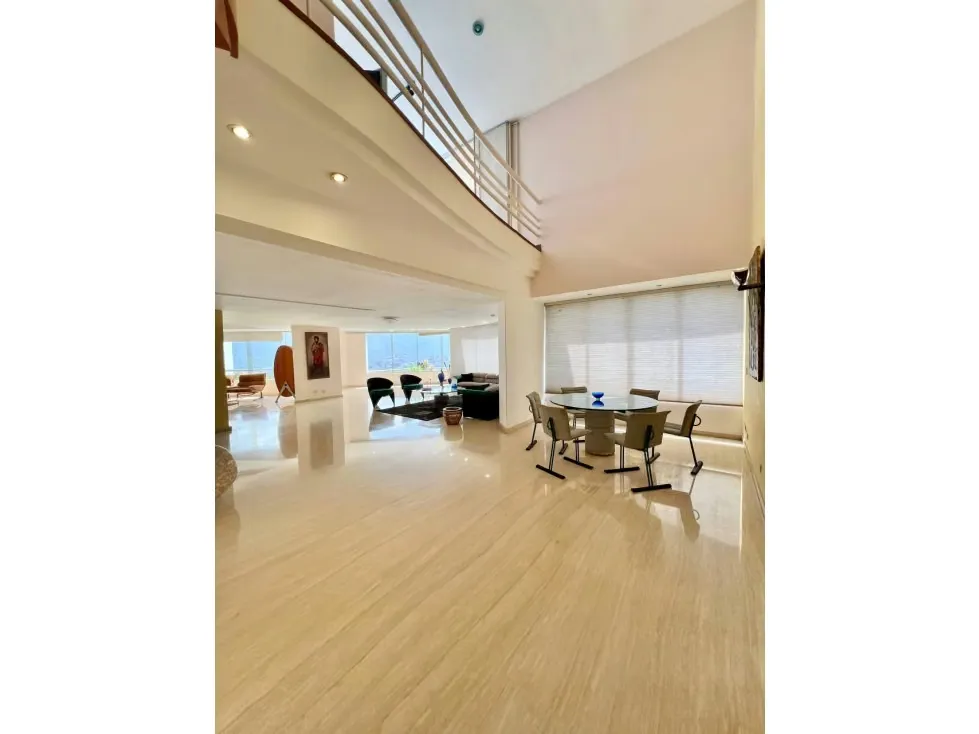 Apartamento PH en Venta en Colinas de Valle Arriba 3H+S/ 5B/ 5P/ 3M - 2