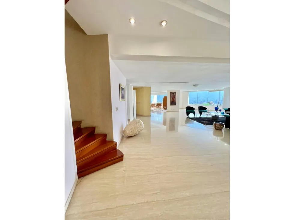 Apartamento PH en Venta en Colinas de Valle Arriba 3H+S/ 5B/ 5P/ 3M - 5
