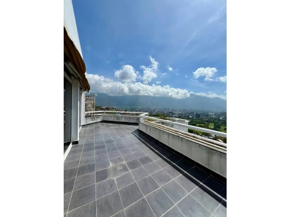 Apartamento PH en Venta en Colinas de Valle Arriba 3H+S/ 5B/ 5P/ 3M - 55