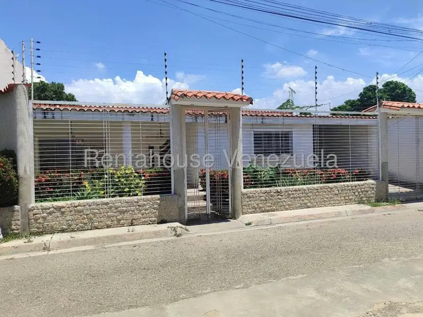 Casa (Contemporaneo) en Venta en Las Amazonas, Aragua