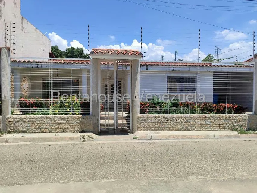 Casa (Contemporaneo) en Venta en Las Amazonas, Aragua - 2