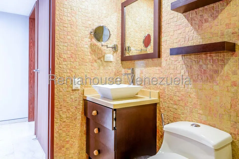 Apartamento (1 Nivel) en Alquiler en Las Mesetas de Santa Rosa de Lima, Distrito Metropolitano - 30