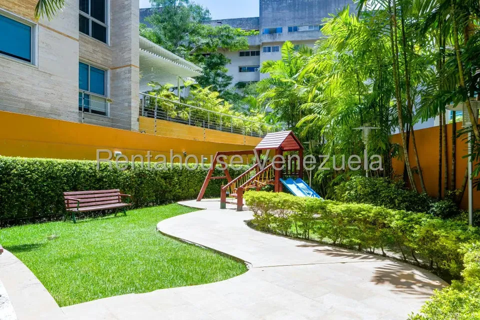 Apartamento (1 Nivel) en Alquiler en Las Mesetas de Santa Rosa de Lima, Distrito Metropolitano - 32