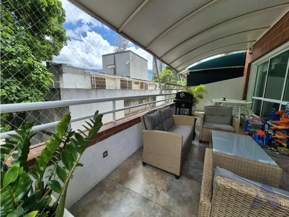 Vendo apartamento duplex c/terraza 167m2 Las Mercedes 2444
