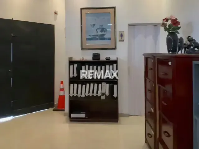 Edificio Comercial Av. Bolivar - 8