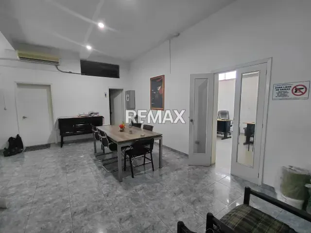 Edificio Comercial Av. Bolivar - 9