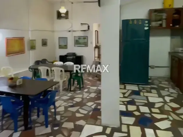 Edificio Comercial Av. Bolivar - 10