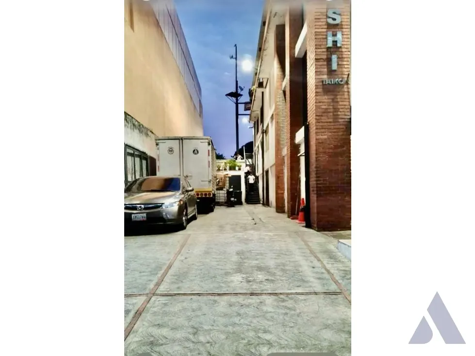 Se Vende edificio 1676m2 Las Mercedes 5265 - 5
