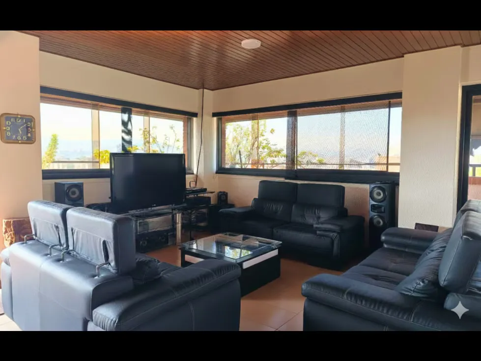 Venta de PH, Urb Los Chorros, 502mt2,5H,6B,7E 26-11 - 13