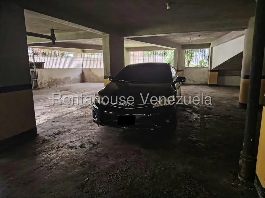 Apartamento (1 Nivel) en Alquiler en La Florida, Distrito Metropolitano - 23