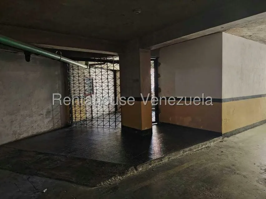 Apartamento (1 Nivel) en Alquiler en La Florida, Distrito Metropolitano - 25