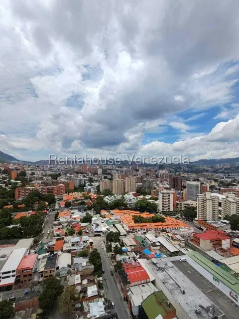 Apartamento (1 Nivel) en Alquiler en Los Dos Caminos, Distrito Metropolitano - 13