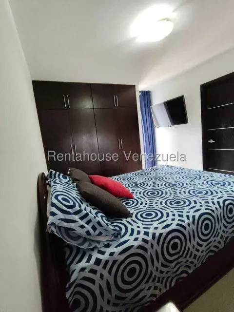 Apartamento (1 Nivel) en Alquiler en Los Dos Caminos, Distrito Metropolitano - 4
