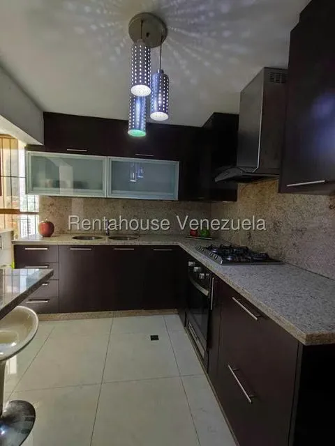 Apartamento (1 Nivel) en Alquiler en Los Dos Caminos, Distrito Metropolitano - 8