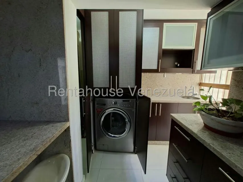 Apartamento (1 Nivel) en Alquiler en Los Dos Caminos, Distrito Metropolitano - 9