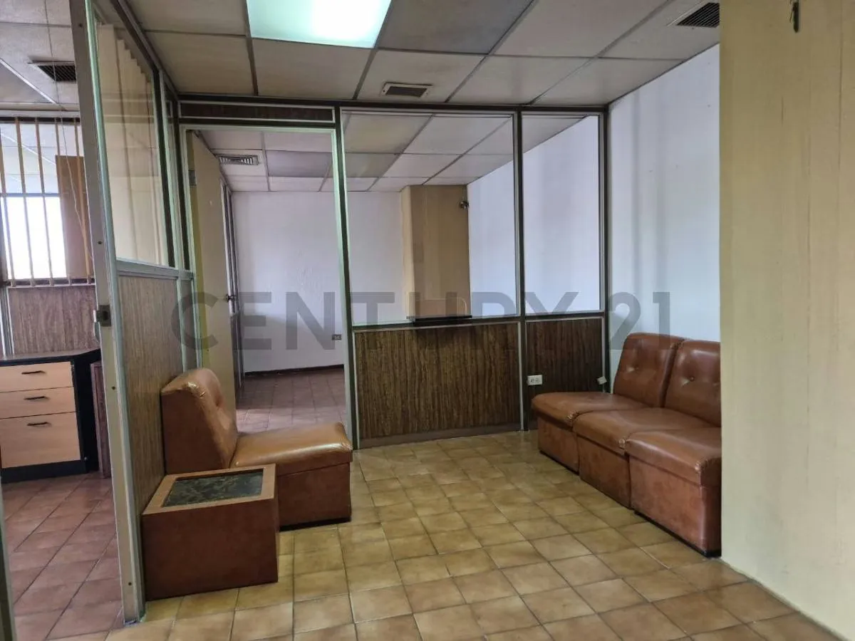 Oportunidad Oficina en Alquiler la Urbina Calle 3 - 4
