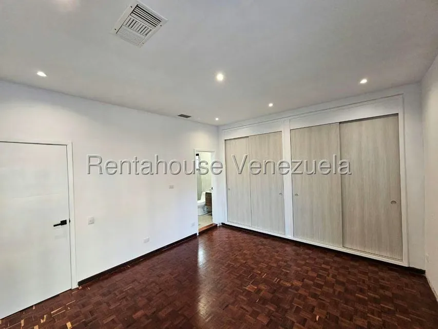 Casa (Multipes Niveles) en Venta en Altamira, Distrito Metropolitano - 55