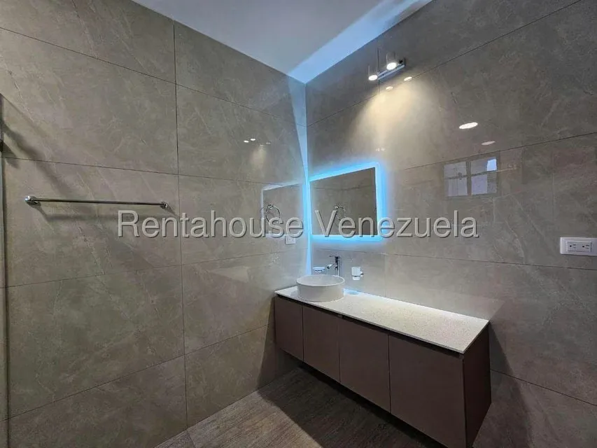 Casa (Multipes Niveles) en Venta en Altamira, Distrito Metropolitano - 61
