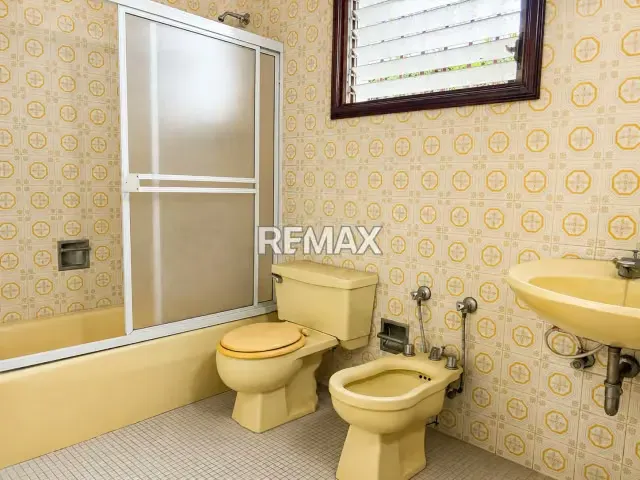 Quinta para remodelar con amplio terreno en Prados del Este - 14