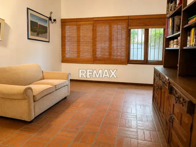 Quinta para remodelar con amplio terreno en Prados del Este - 8