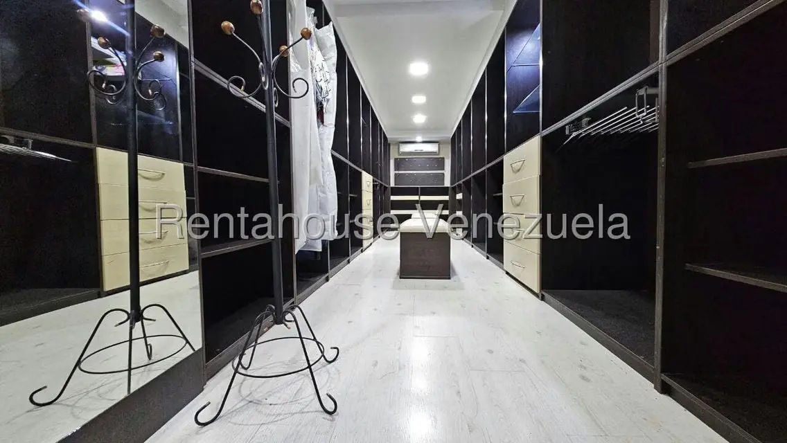 Casa (Multipes Niveles) en Venta en El Paraiso, Distrito Metropolitano - 21