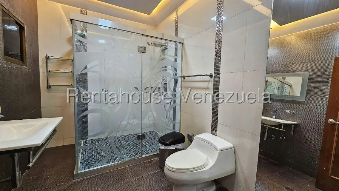 Casa (Multipes Niveles) en Venta en El Paraiso, Distrito Metropolitano - 23