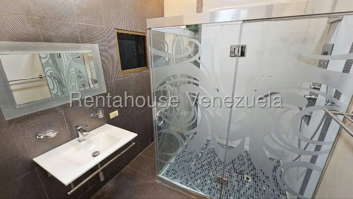 Casa (Multipes Niveles) en Venta en El Paraiso, Distrito Metropolitano - 25