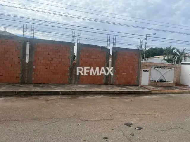 TERRENO EN VENTA - 5