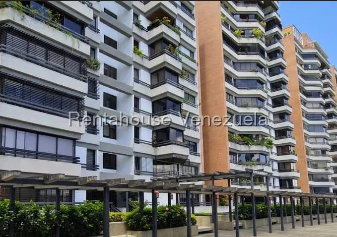 Apartamento (1 Nivel) en Venta en Los Naranjos del Cafetal, Distrito Metropolitano - 3