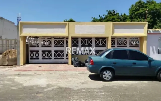 EXCLUSIVA CASA QUINTA CON POTENCIAL RESIDENCIAL Y COMERCIAL, Amparo, La limpia, Maracaibo