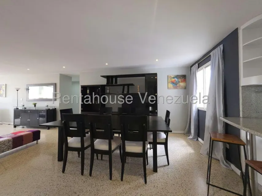 Apartamento (1 Nivel) en Alquiler en Altamira, Distrito Metropolitano - 2
