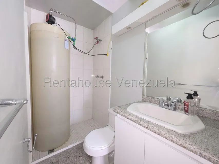 Apartamento (1 Nivel) en Alquiler en Altamira, Distrito Metropolitano - 18