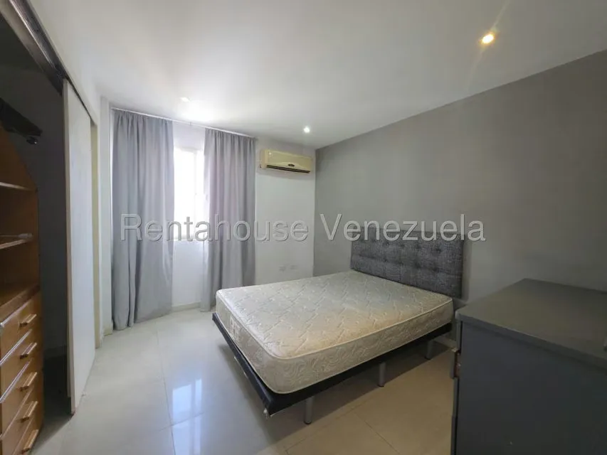 Apartamento (1 Nivel) en Alquiler en Altamira, Distrito Metropolitano - 25